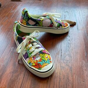 Cariuma + TOZ Women's Collector's Edition Low Canvas Multicolor Sneakers